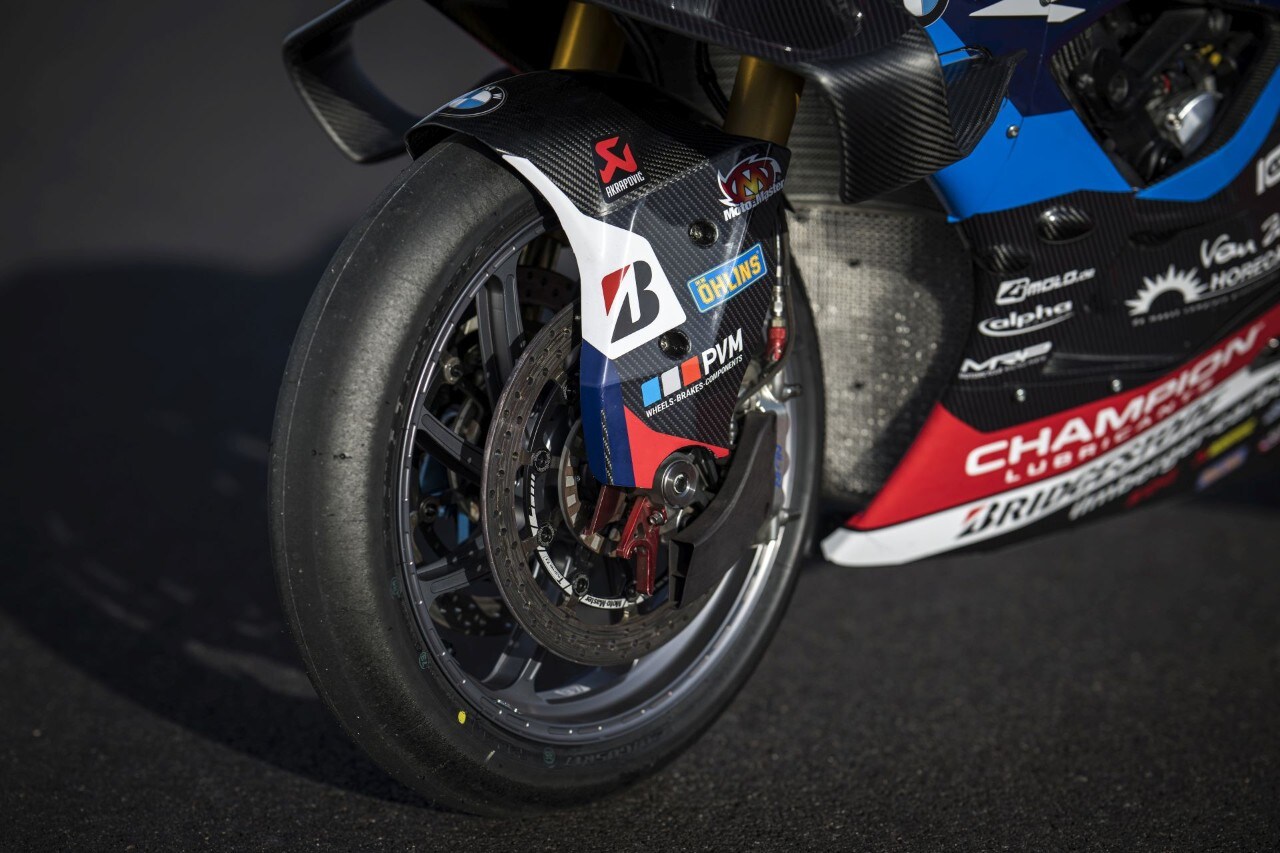 DueruoteTG #238 - Abbiamo guidato in pista la BMW che corre in SBK! 